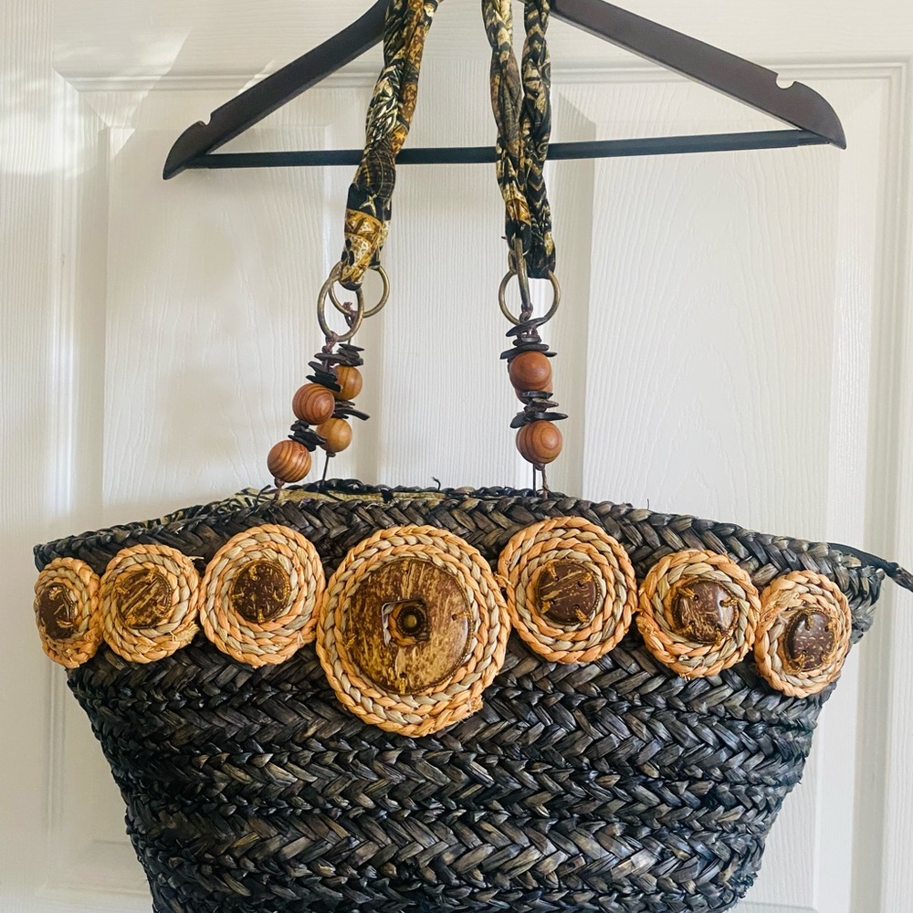 Handcrafted Black Straw Woven Beach Bag with Tan, Cream & Peach Unique Detail👝
